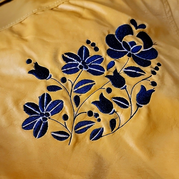 Vegan leather womanjacket - Picture 3 of 9